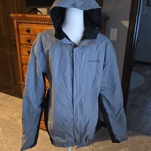 Columbia Men's Light Gray Raincoat